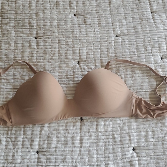 Victoria's Secret Other - Victoria's secret wireless everyday tee-shirt bra